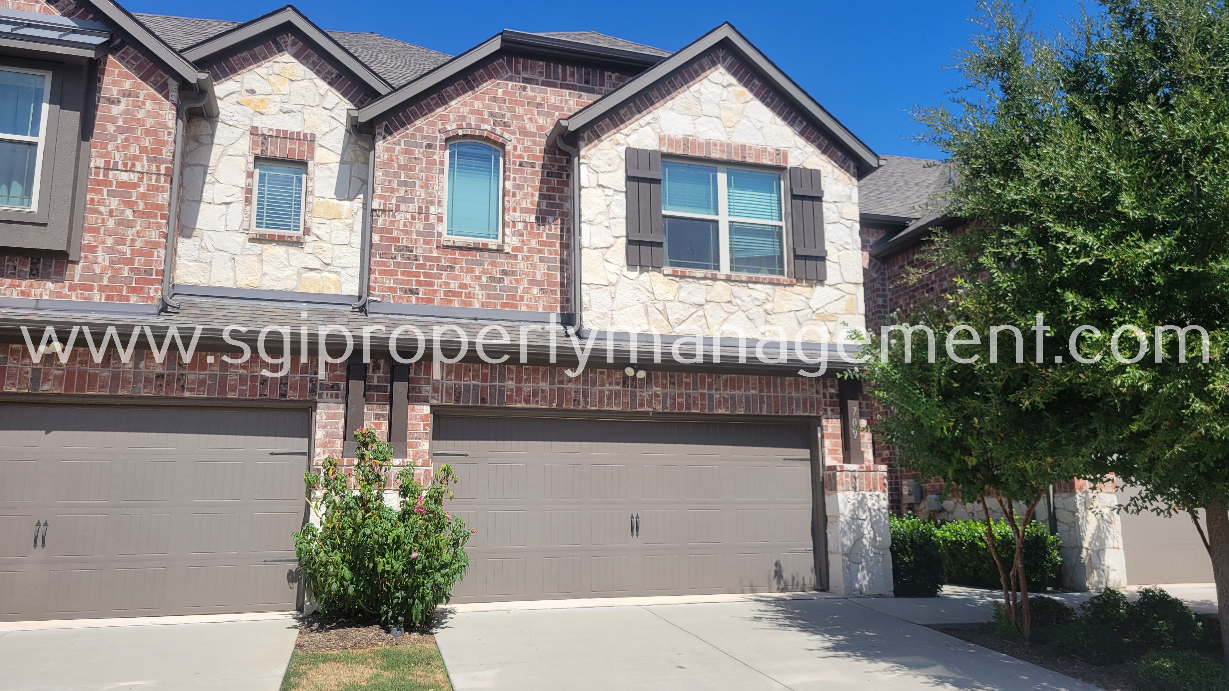 Murphy House: 709 Lowveld Dr