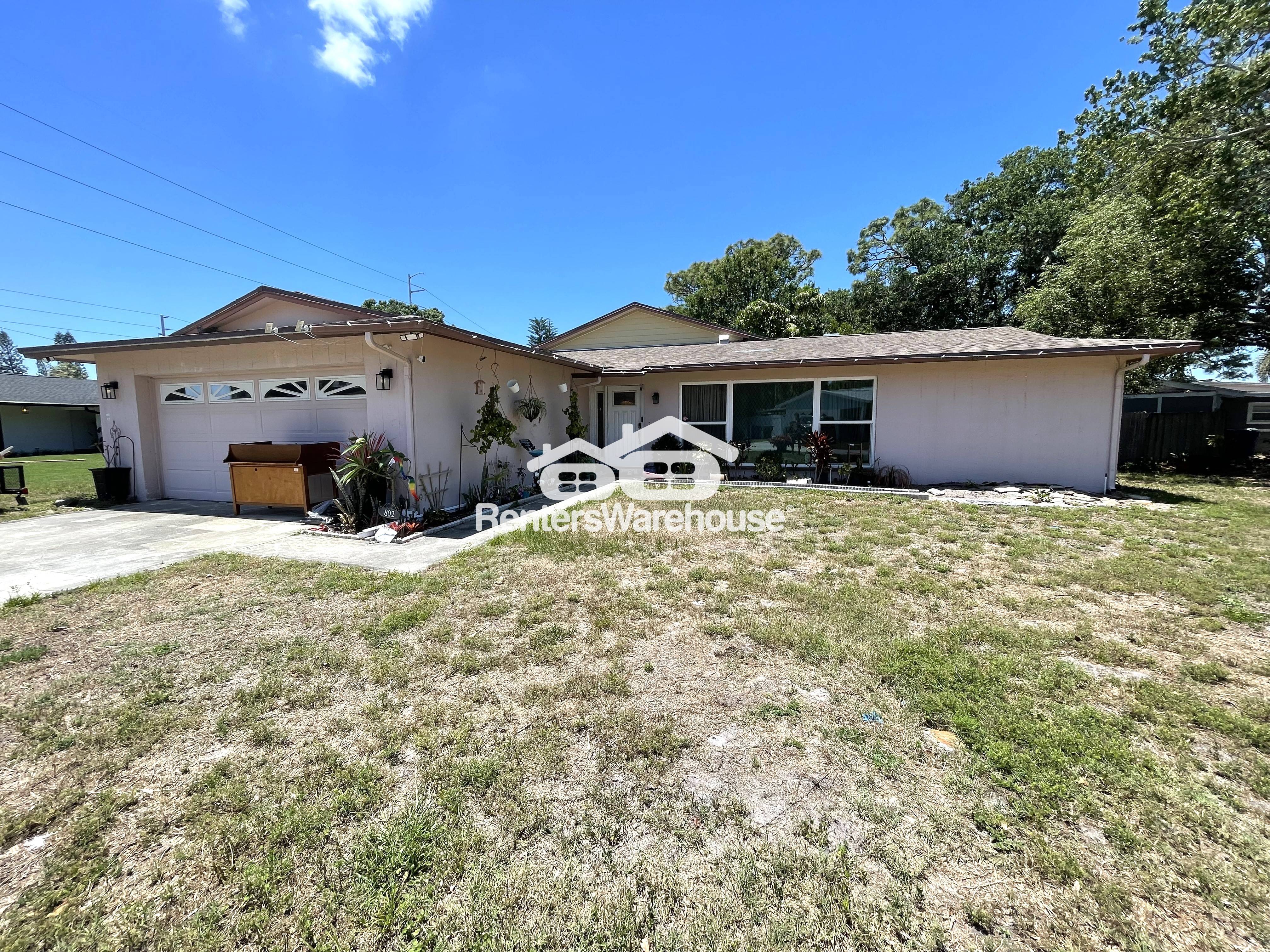 Largo House: 802 Embassy Rd