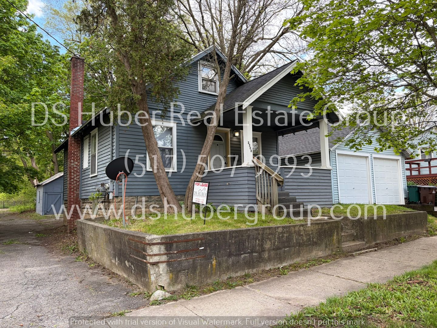 Lansing House: 2208 Marcus