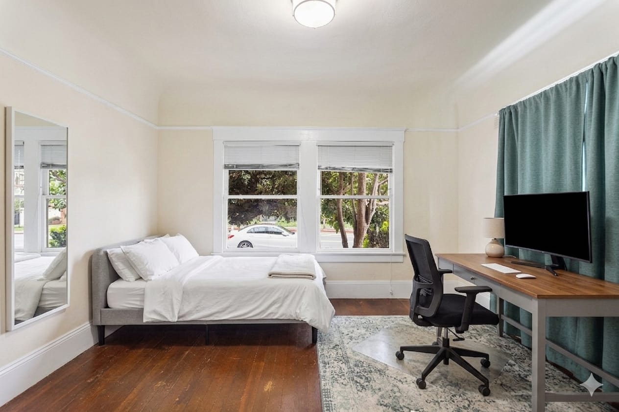 Berkeley Apartment: 2011 Hearst Ave