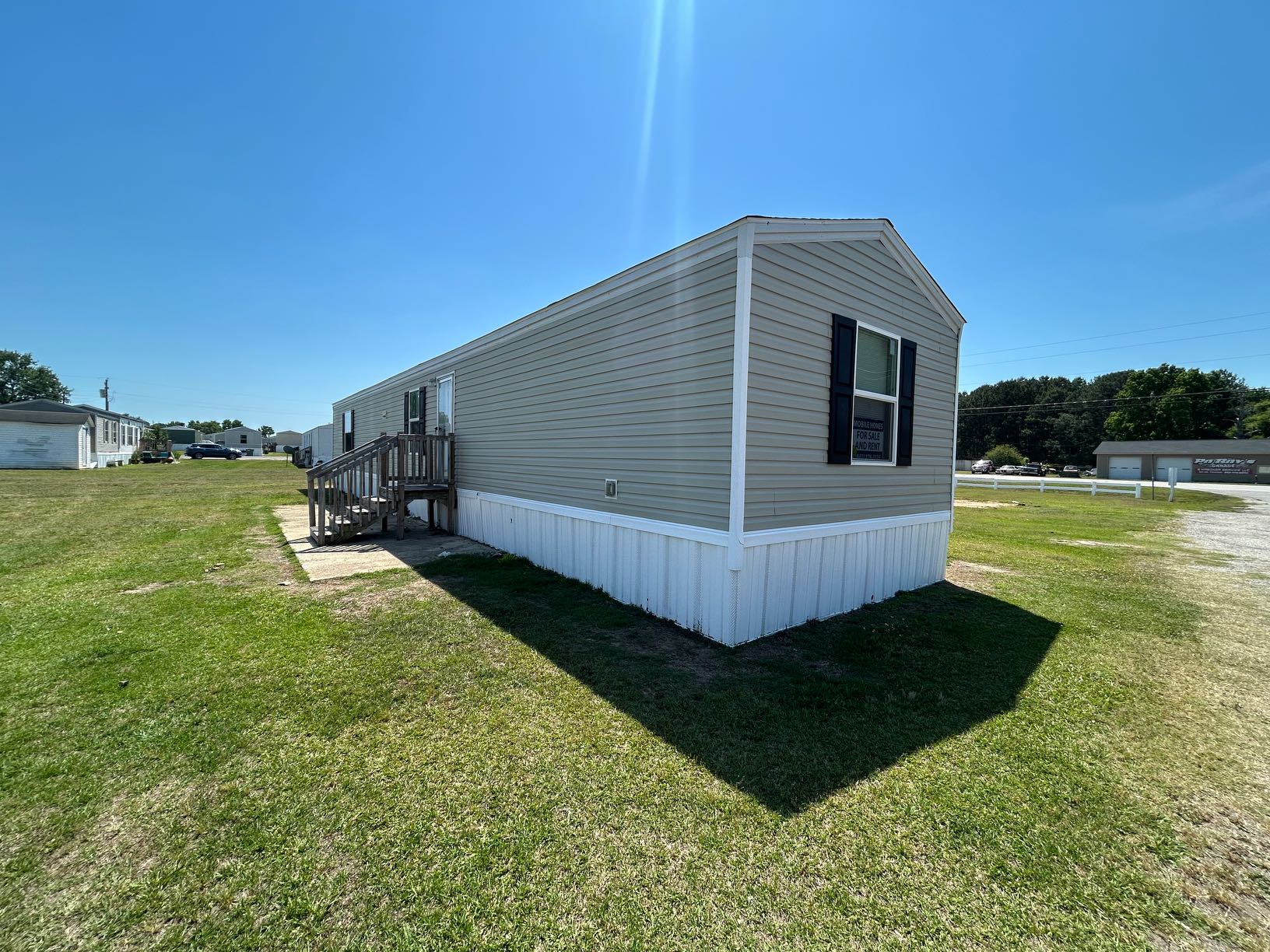 Dillon House: 305 Walker Ct.