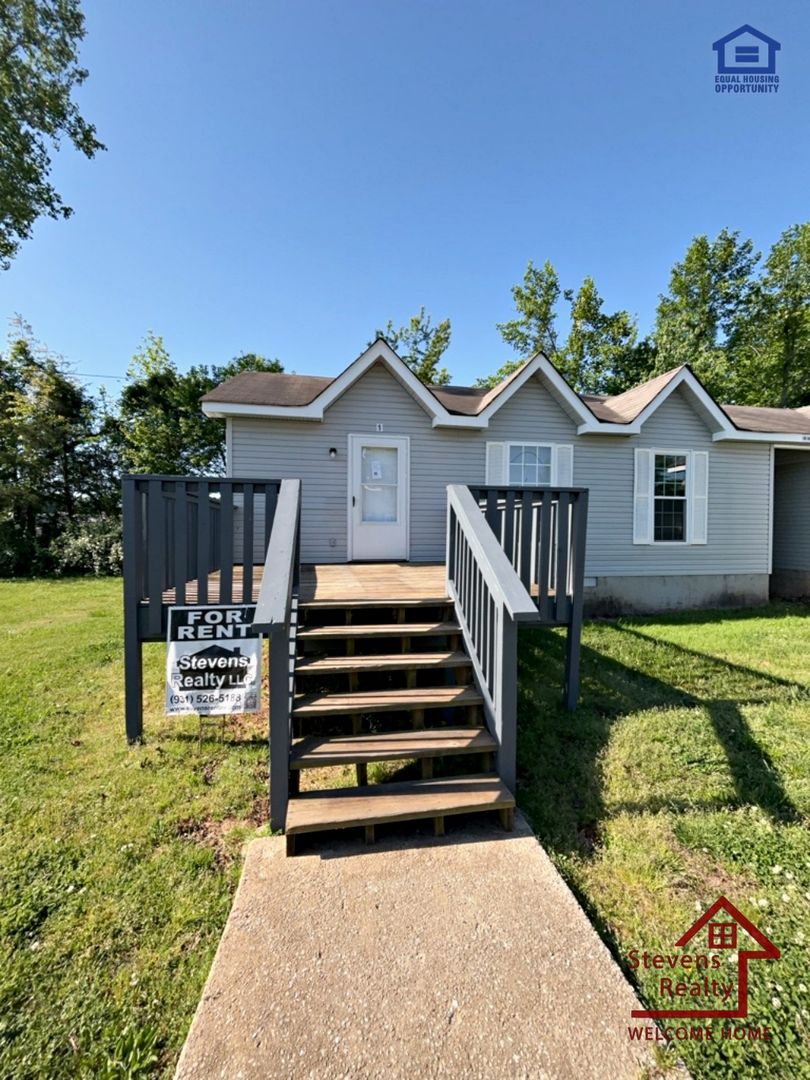 Mcminnville House: 166 Dogwood Pointe Dr