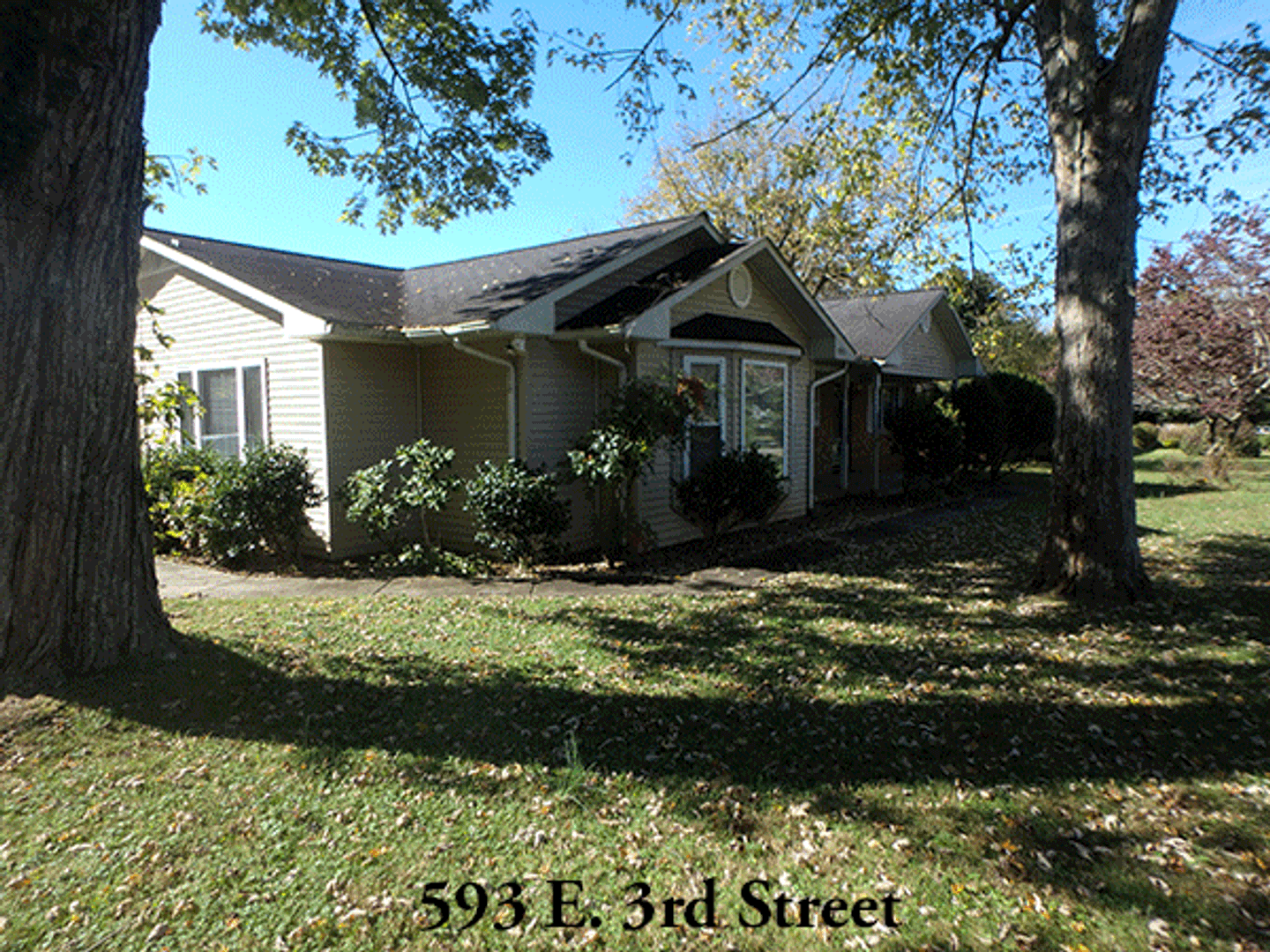 Cookeville House: 593 E 3rd St