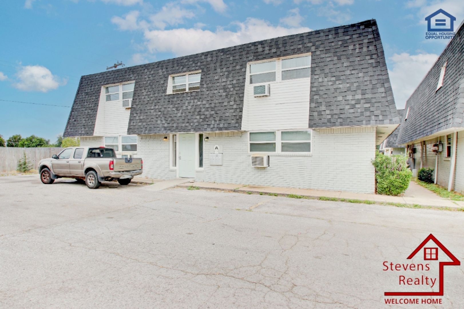Lawton Apartment: 2110 NW Lindy Ave