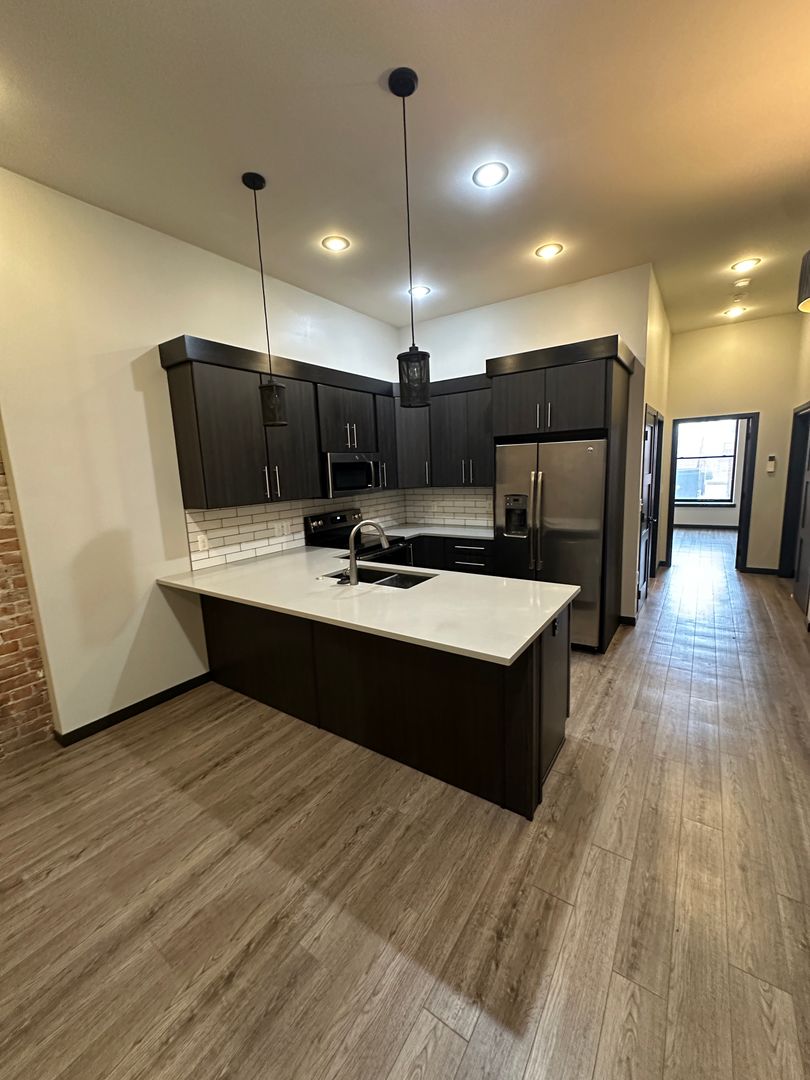 Norfolk Condo: 409 W Norfolk Ave