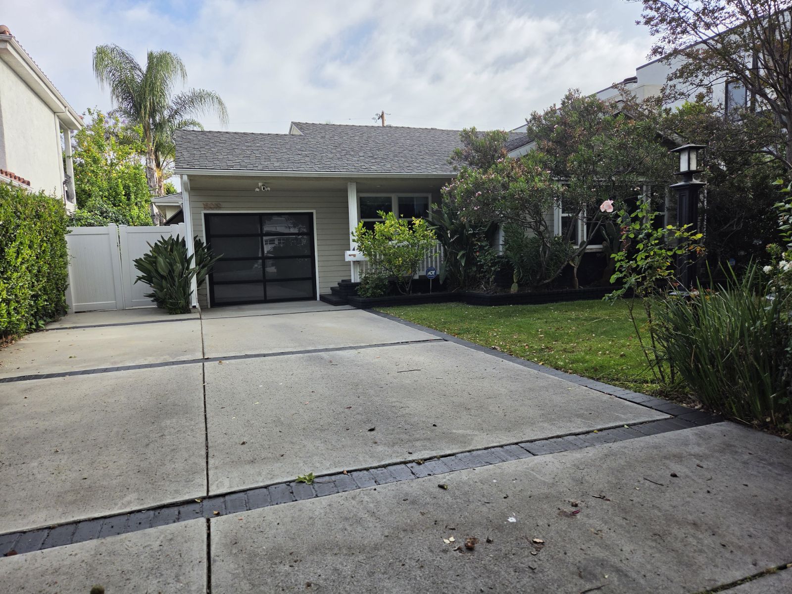 Sherman Oaks House: 15019 Otsego Street