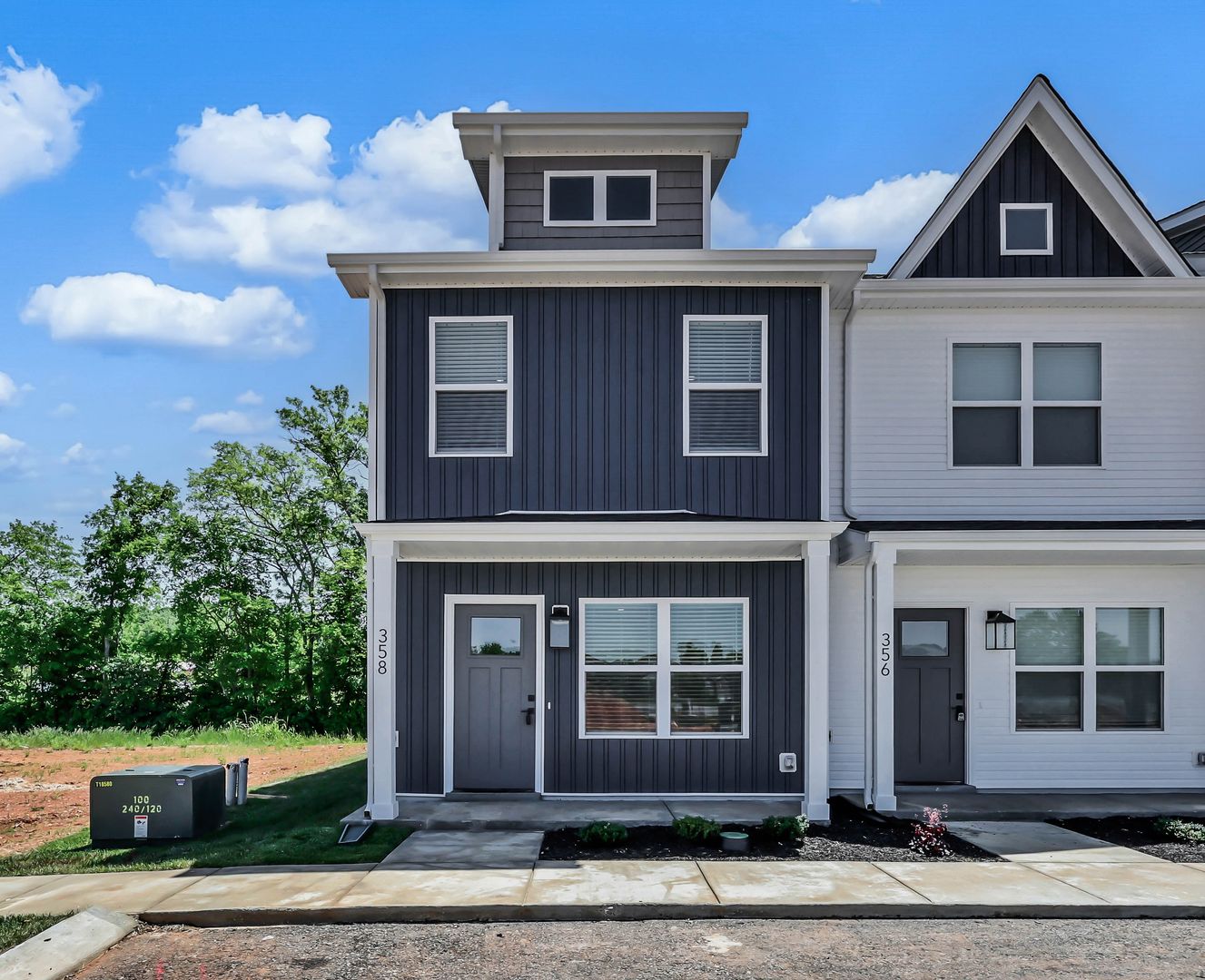 Clarksville House: 358 Front Ridge Cir