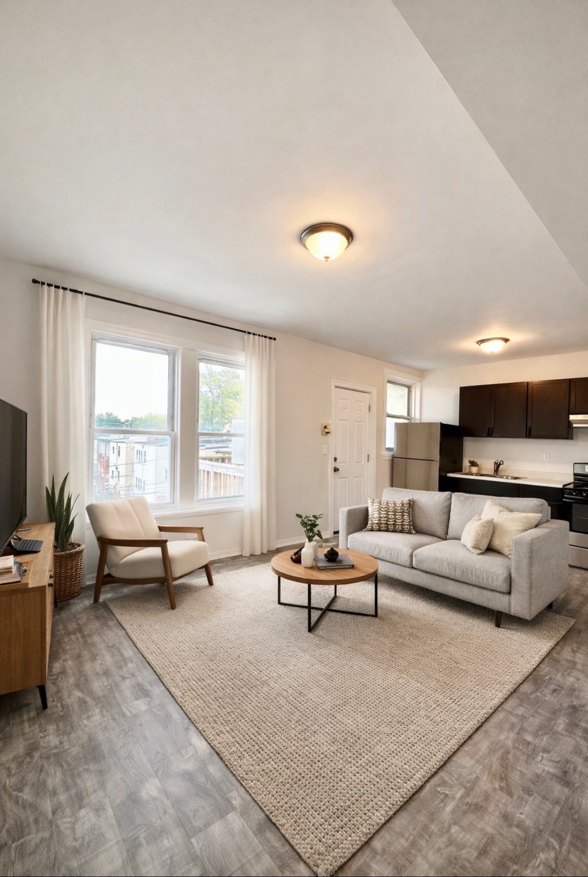 Chicago Condo: 1245 N Karlov Ave