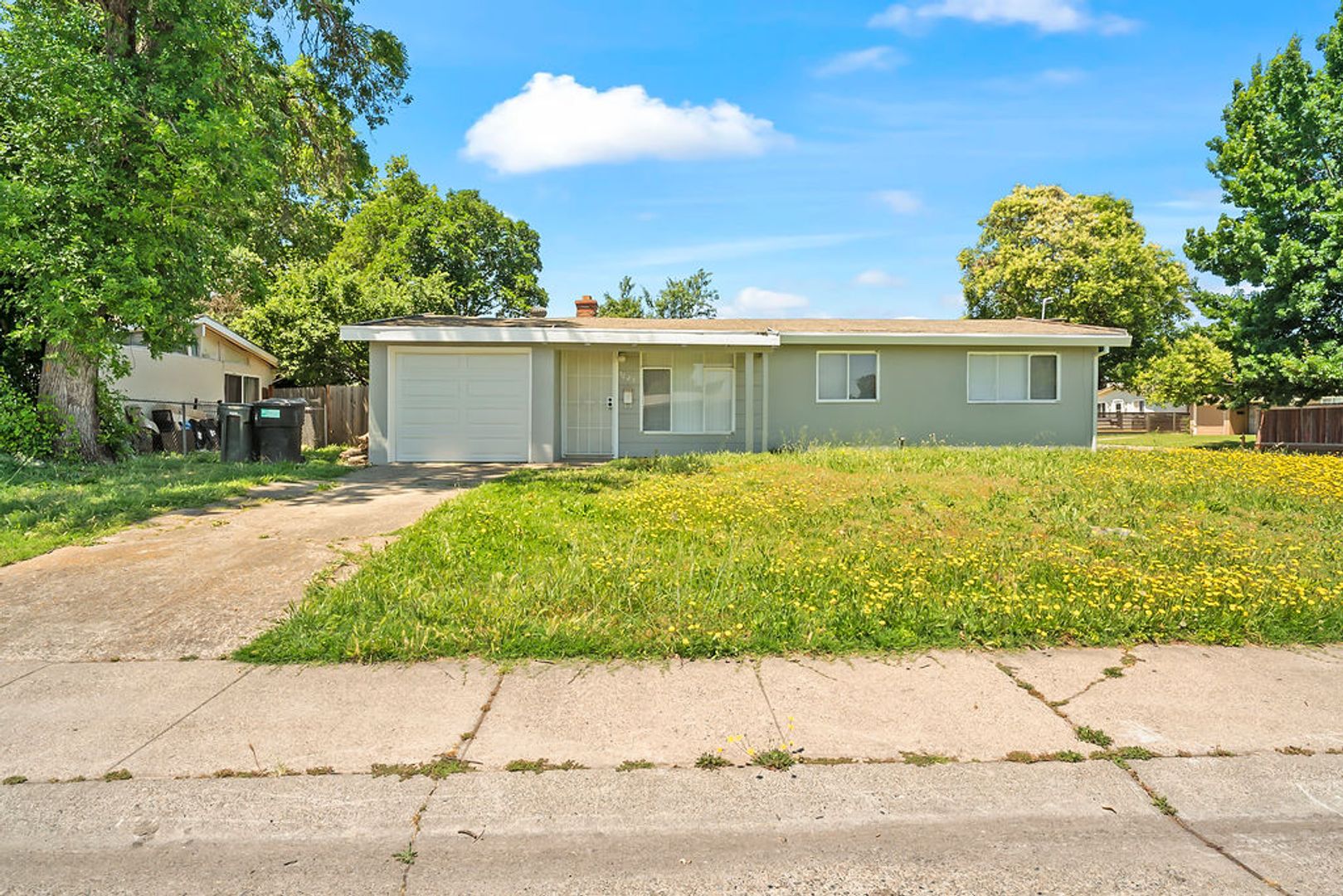 North Highlands House: 5625 San Vincente Way