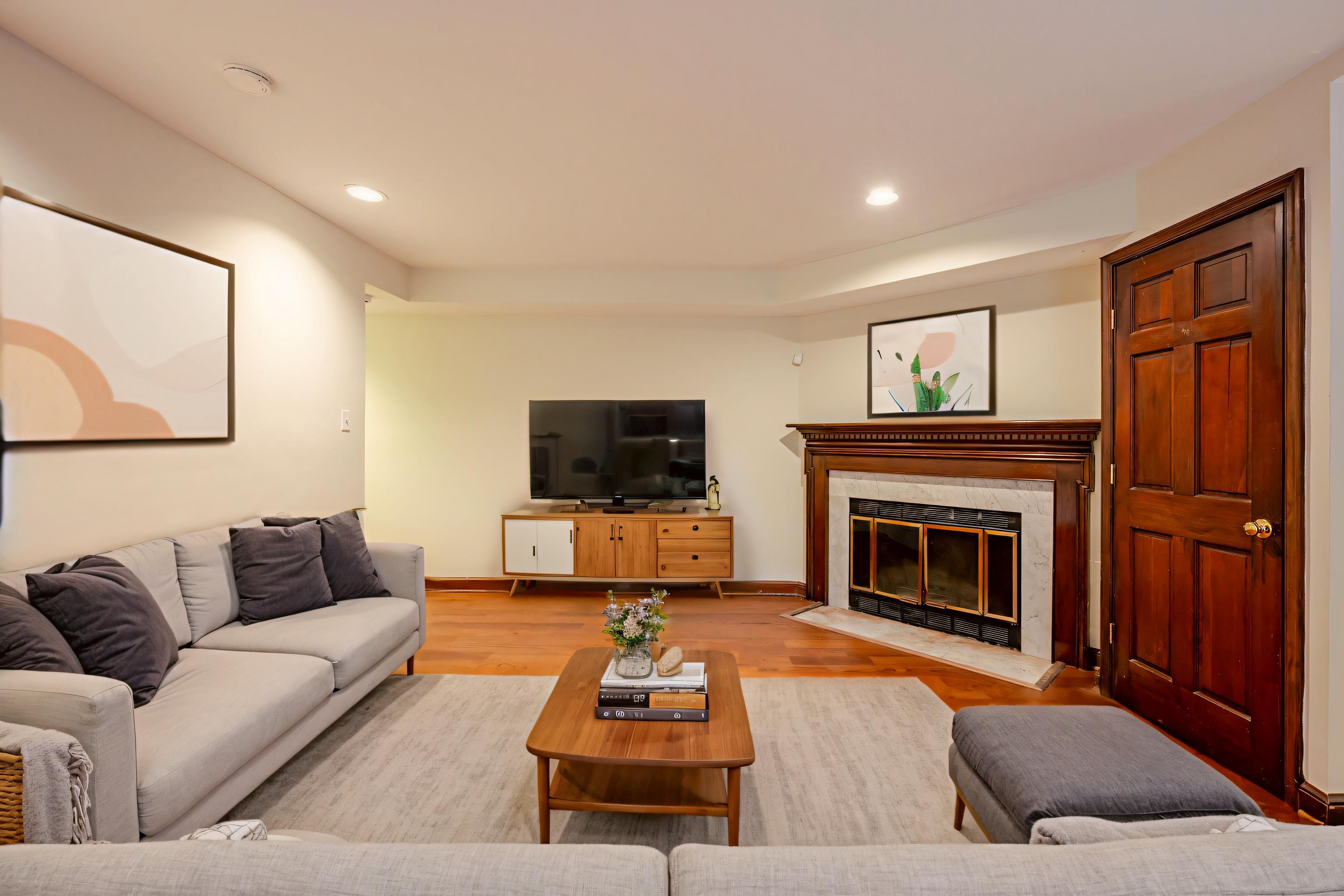 Washington Condo: 300 F St NE