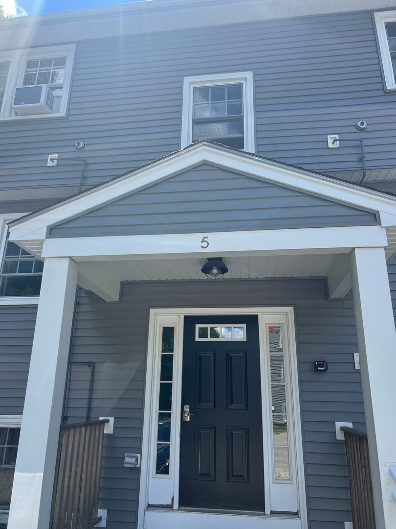 Kittery House: 5 Philbrick Ln