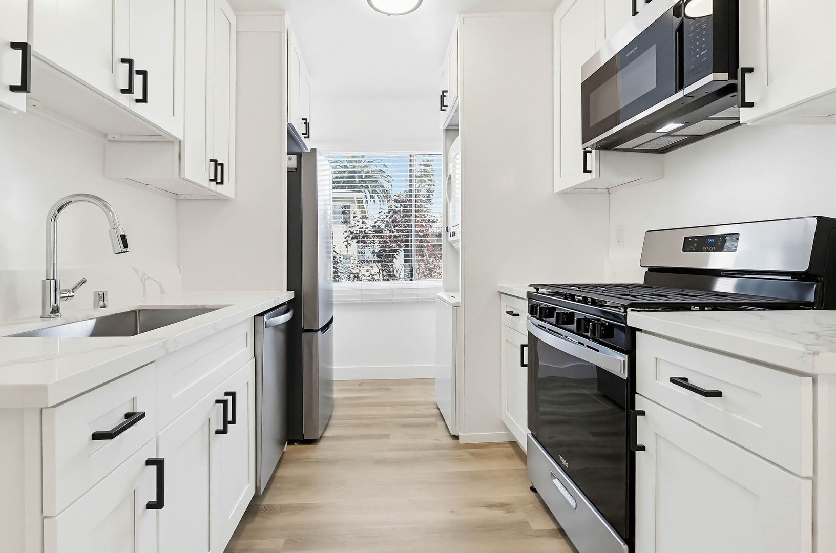 Los Angeles Condo: 2245 W 26th Pl