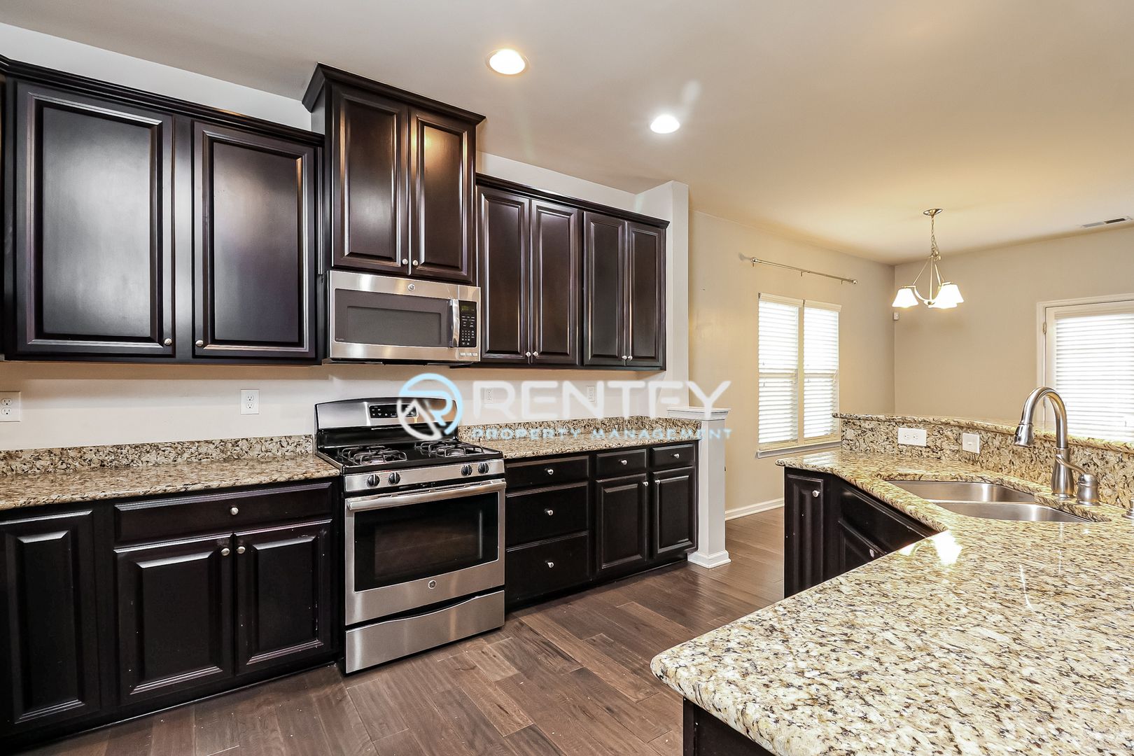 Charlotte House: 3303 Major Samuals Way