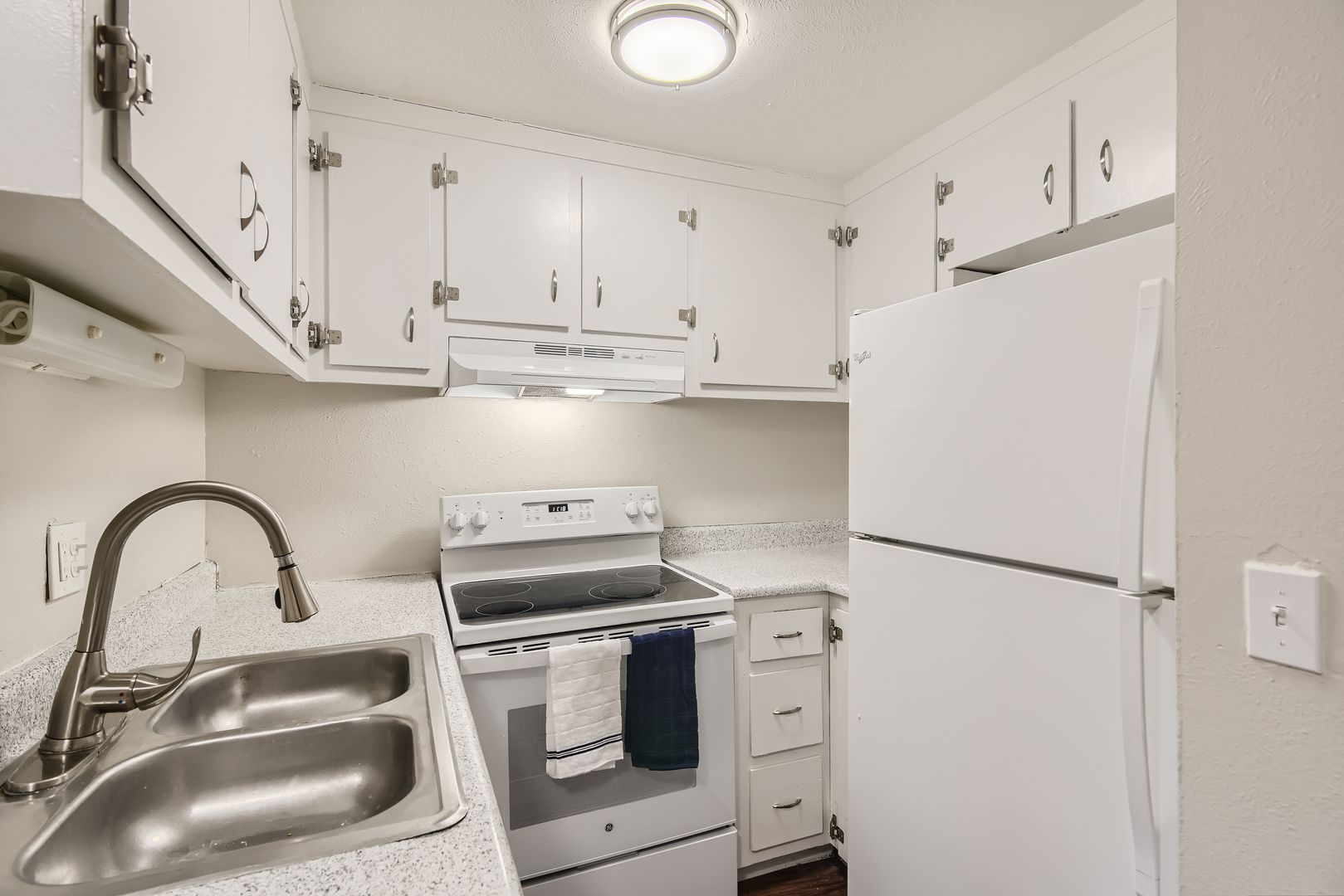 Denver Apartment: 1400 W Mississippi Ave