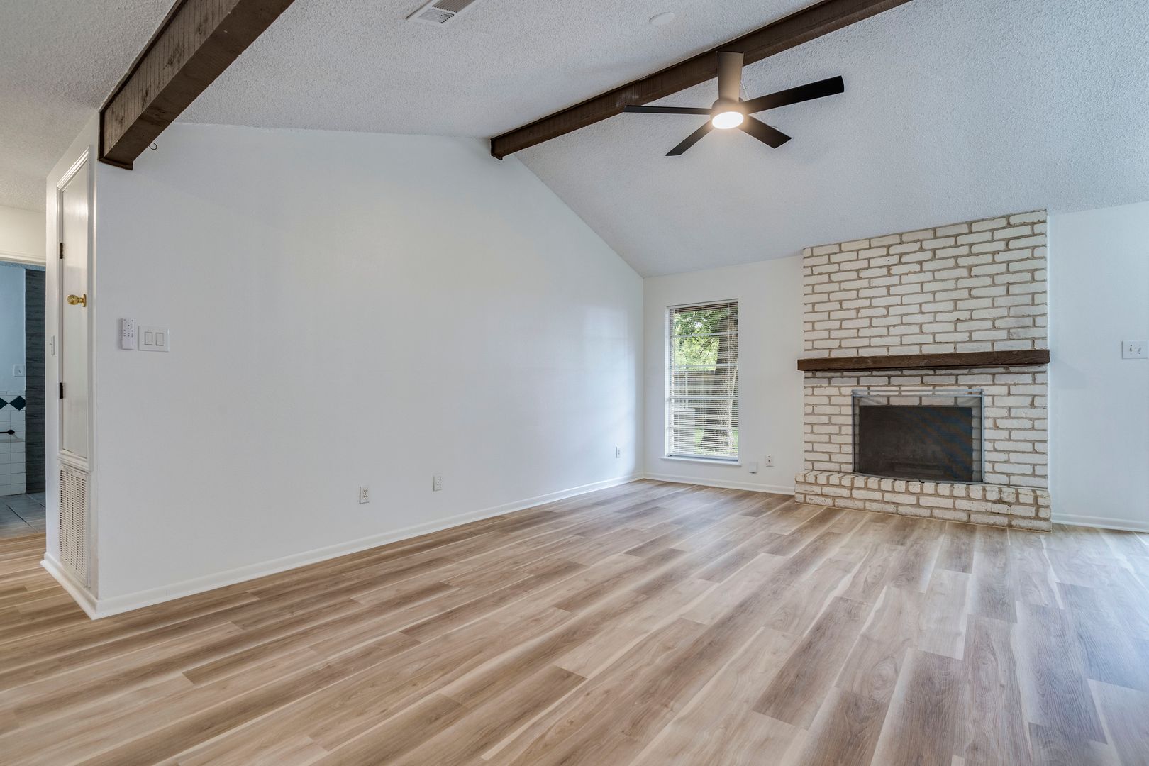 Round Rock House: 1306 glenda Dr