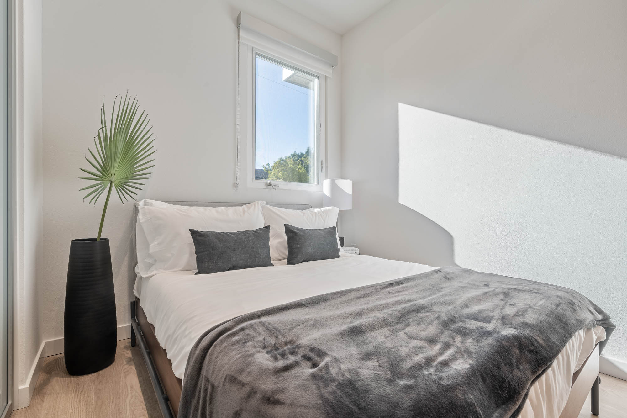Los Angeles Condo: 5837B W 88th St
