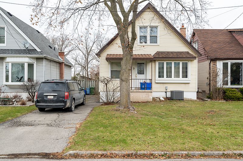Hamilton Condo: 9 Cherry Road