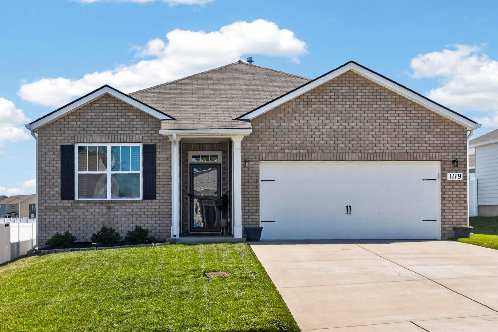 Lebanon House: 1119 Woodbridge Blvd