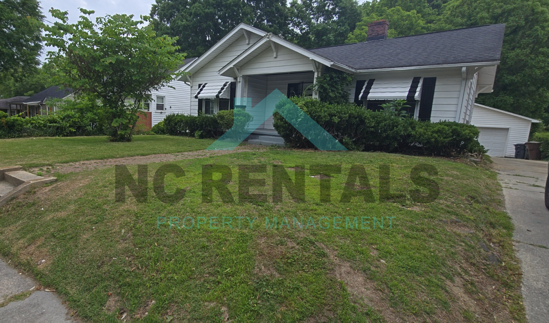 Greensboro House: 2007 S Benbow Rd