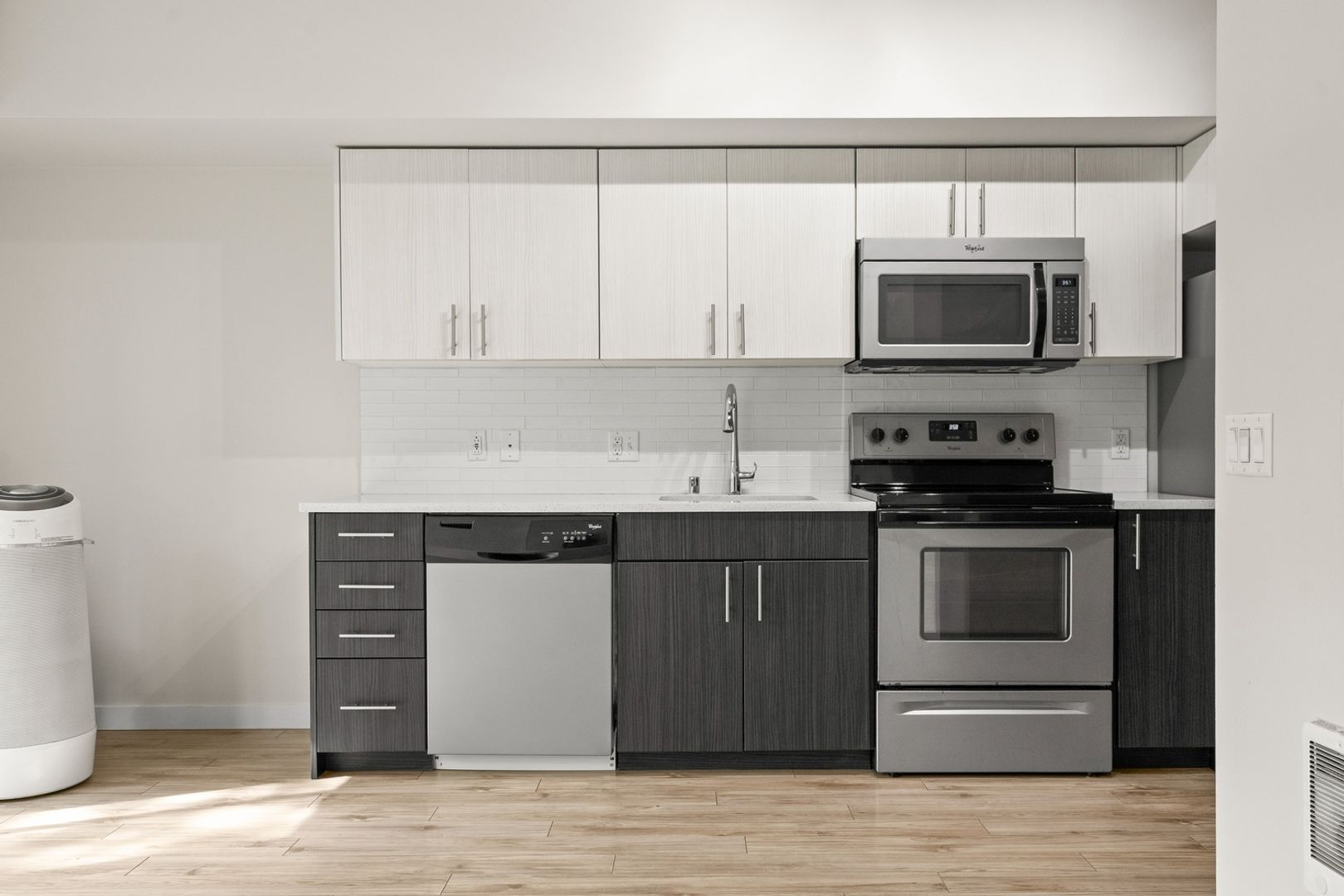 Seattle Apartment: 3036 16th Ave