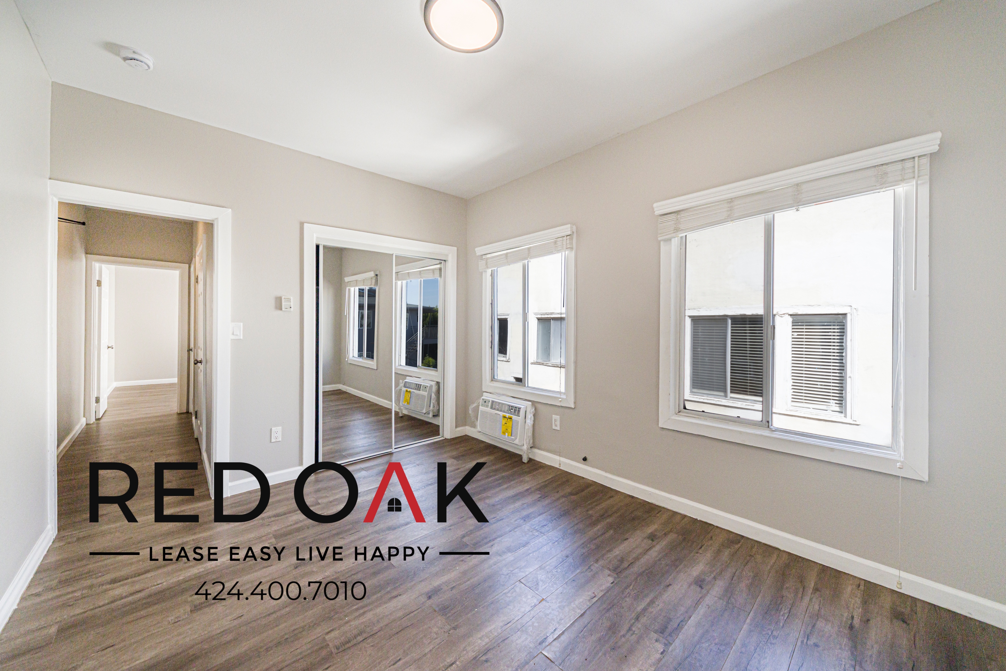 Los Angeles Apartment: 822 S Park View St