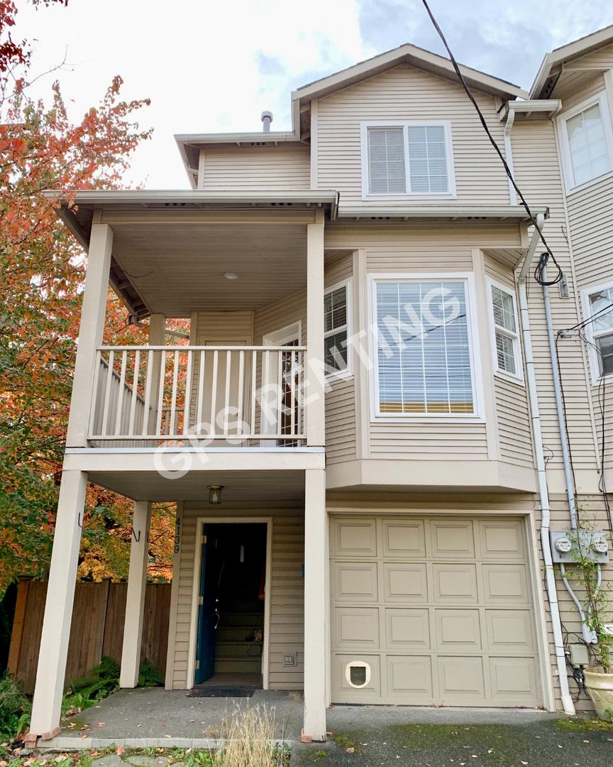 Seattle House: 4139 Fremont Ave N