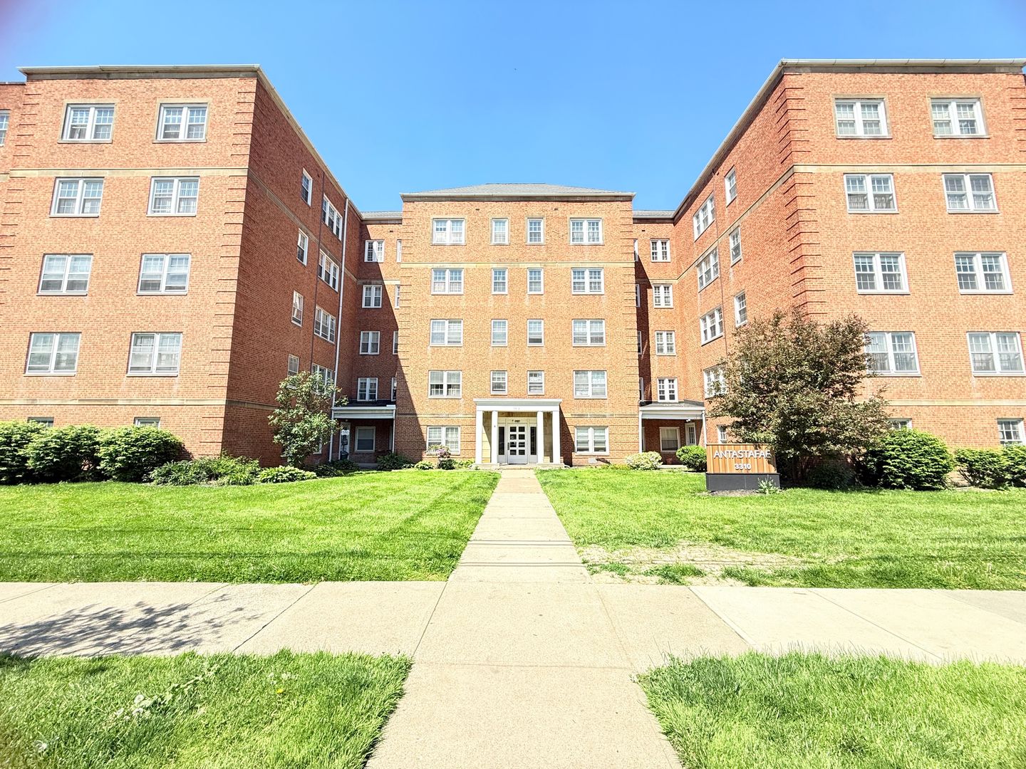 Shaker Heights Apartment: 3310 Warrensville Center Rd