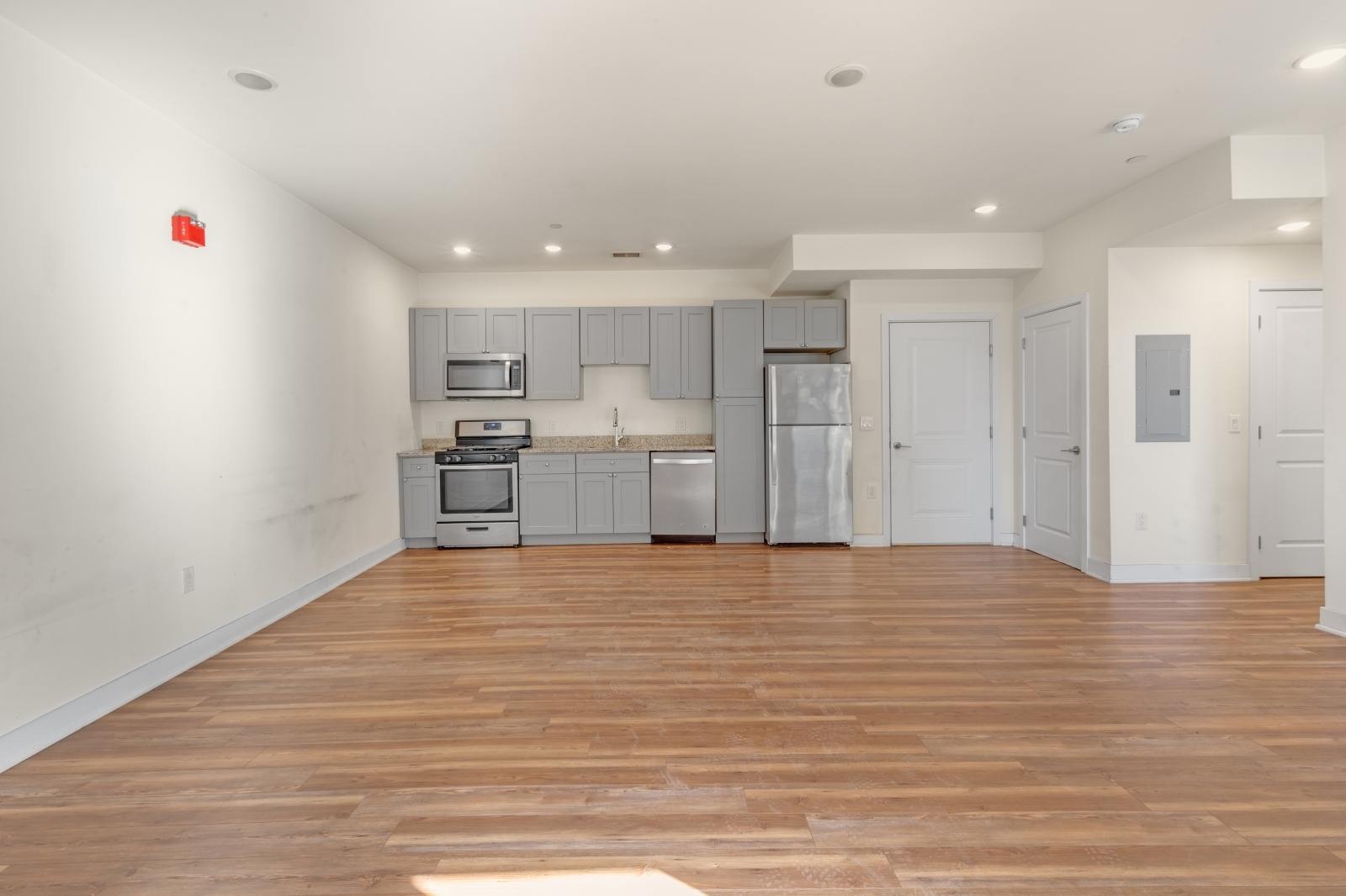 Philadelphia Apartment: 2411 Kensington Ave