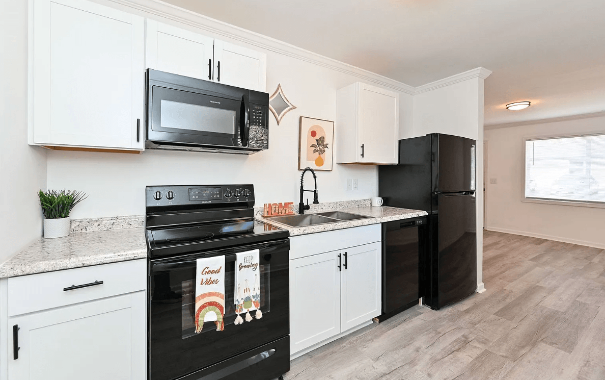 Travelers Rest Apartment: 405 Old Buncombe Rd