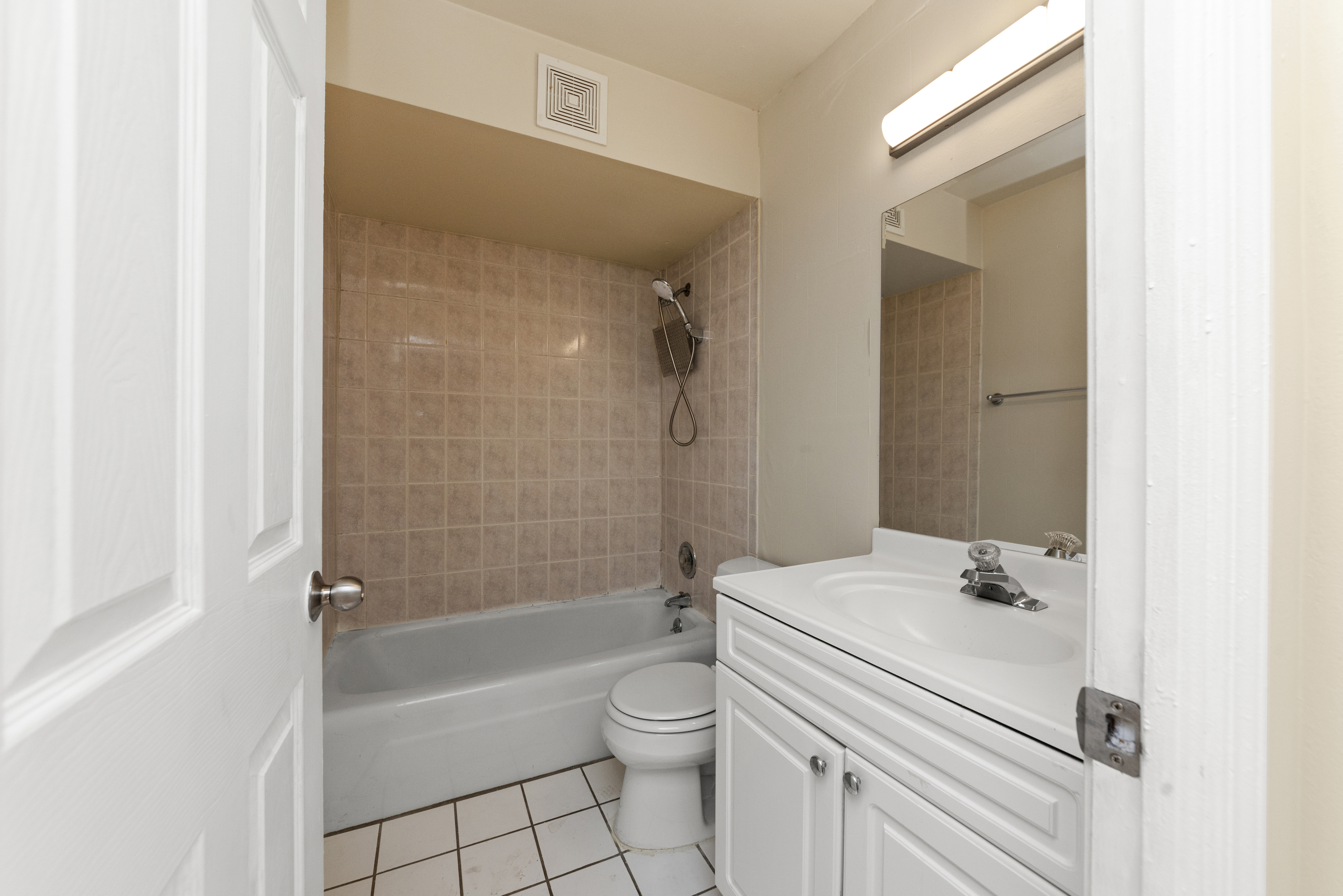 Chicago Condo: 1446 North Dearborn Street