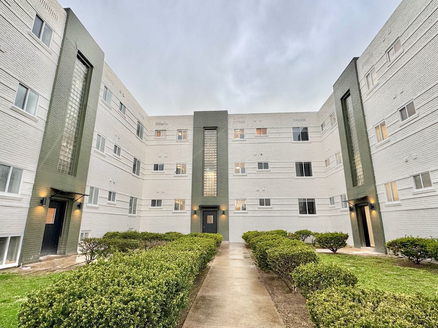 St. Louis Apartment: 2507 Hampton Ave