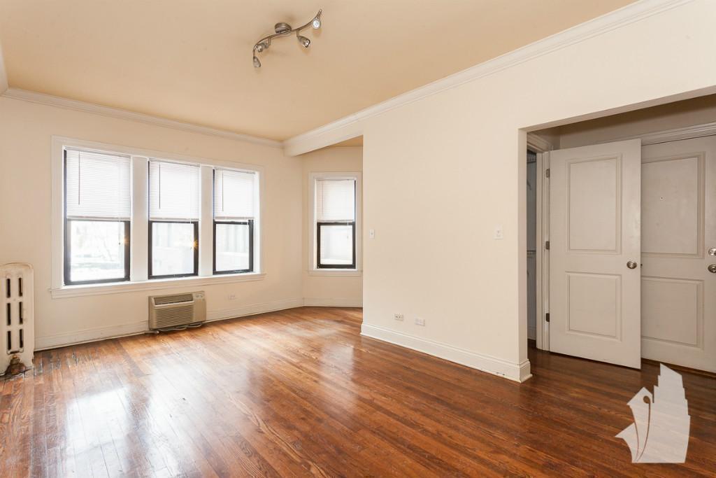 Chicago Condo: 750 West Addison