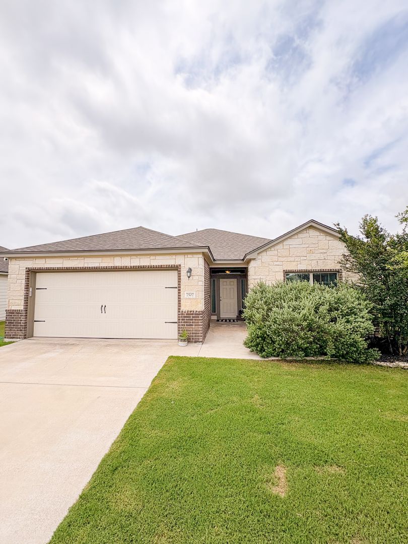 Temple House: 7507 Park Mdw