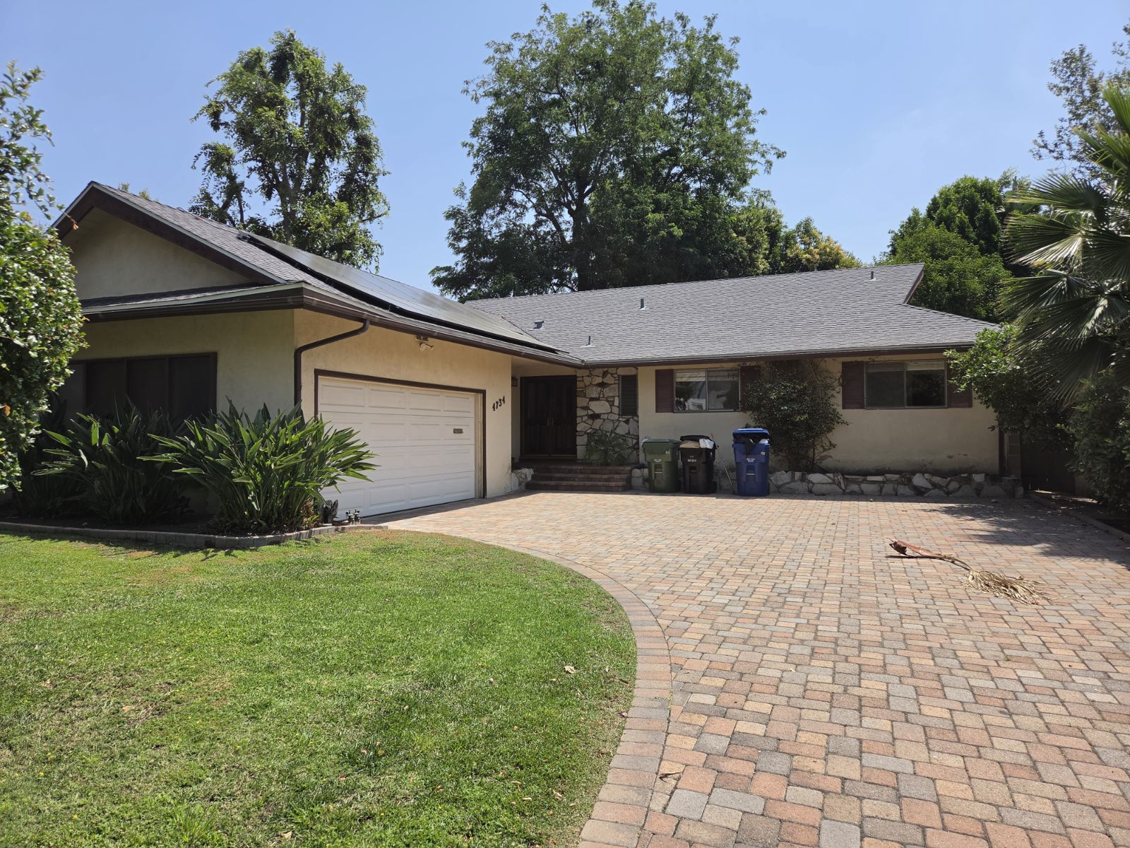 North Hollywood House: 4734 Laurelgrove Avenue