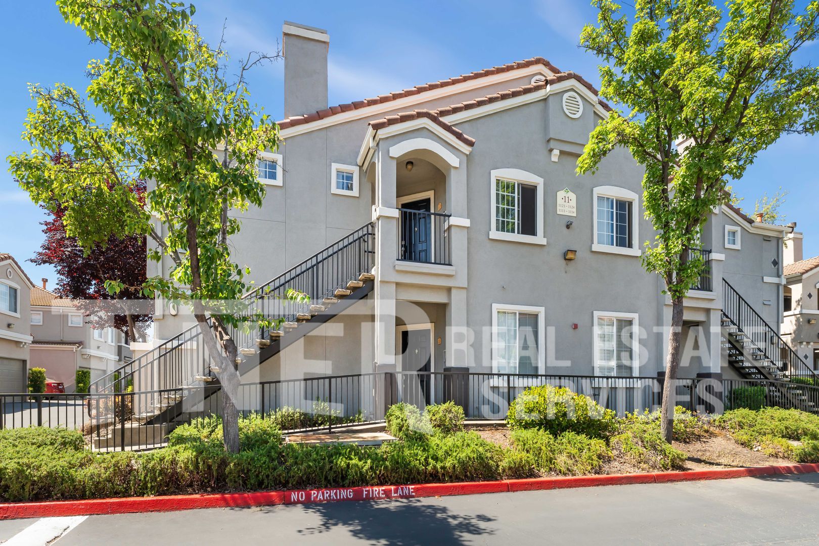 Folsom House: 885 Halidon Way