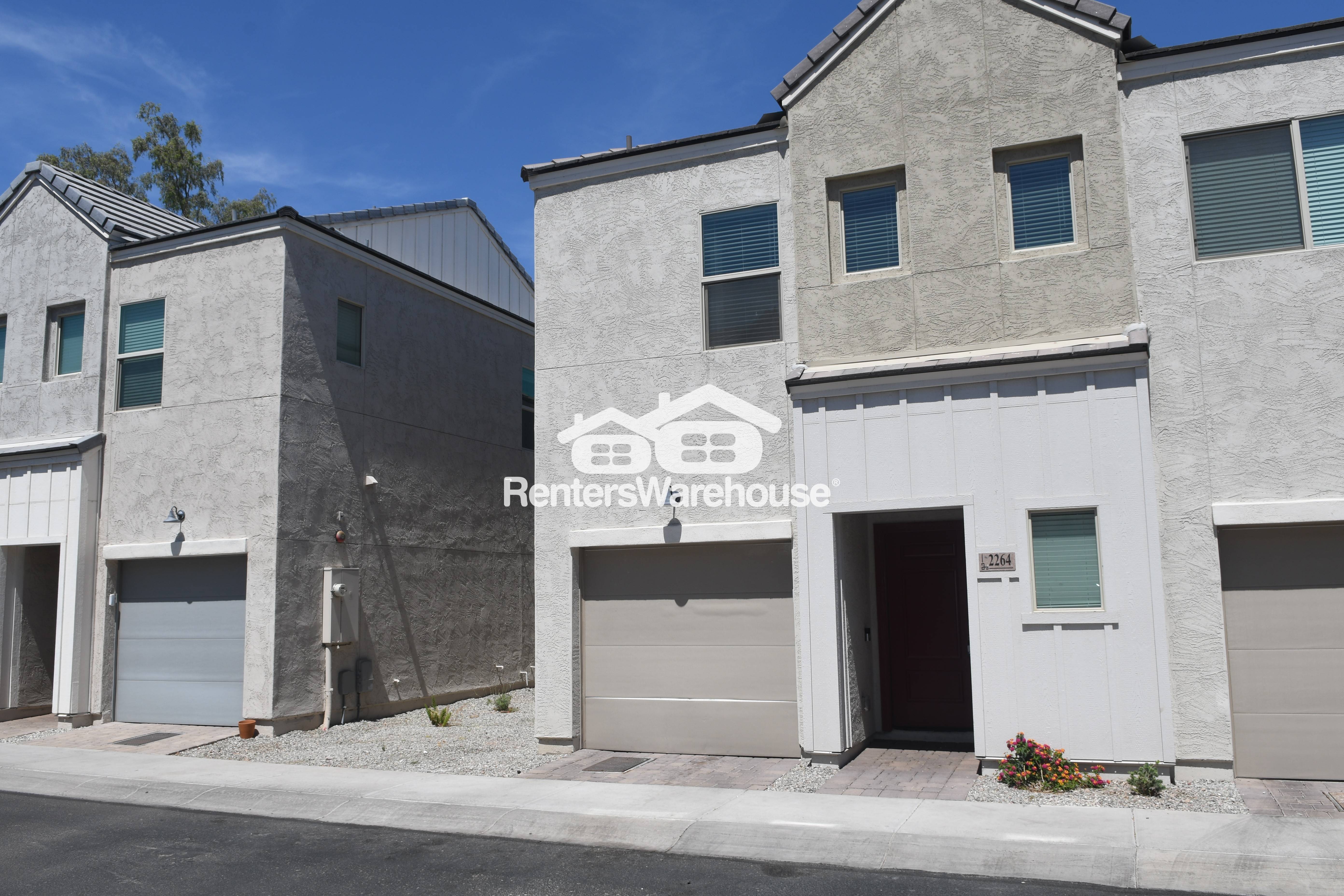 Phoenix Townhome: 2264 W Harmont Dr