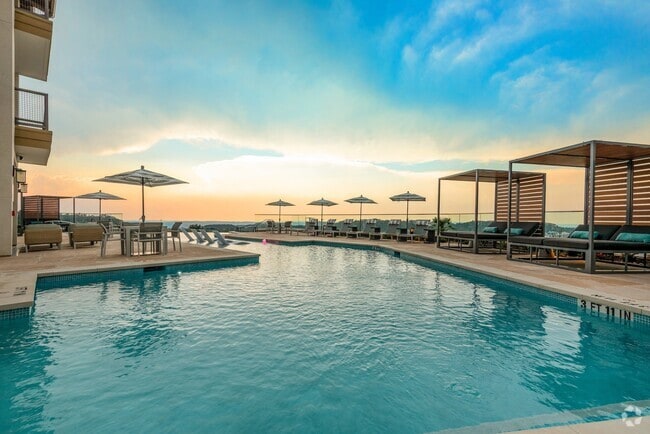 Austin Condo: 3217 Manor Rd