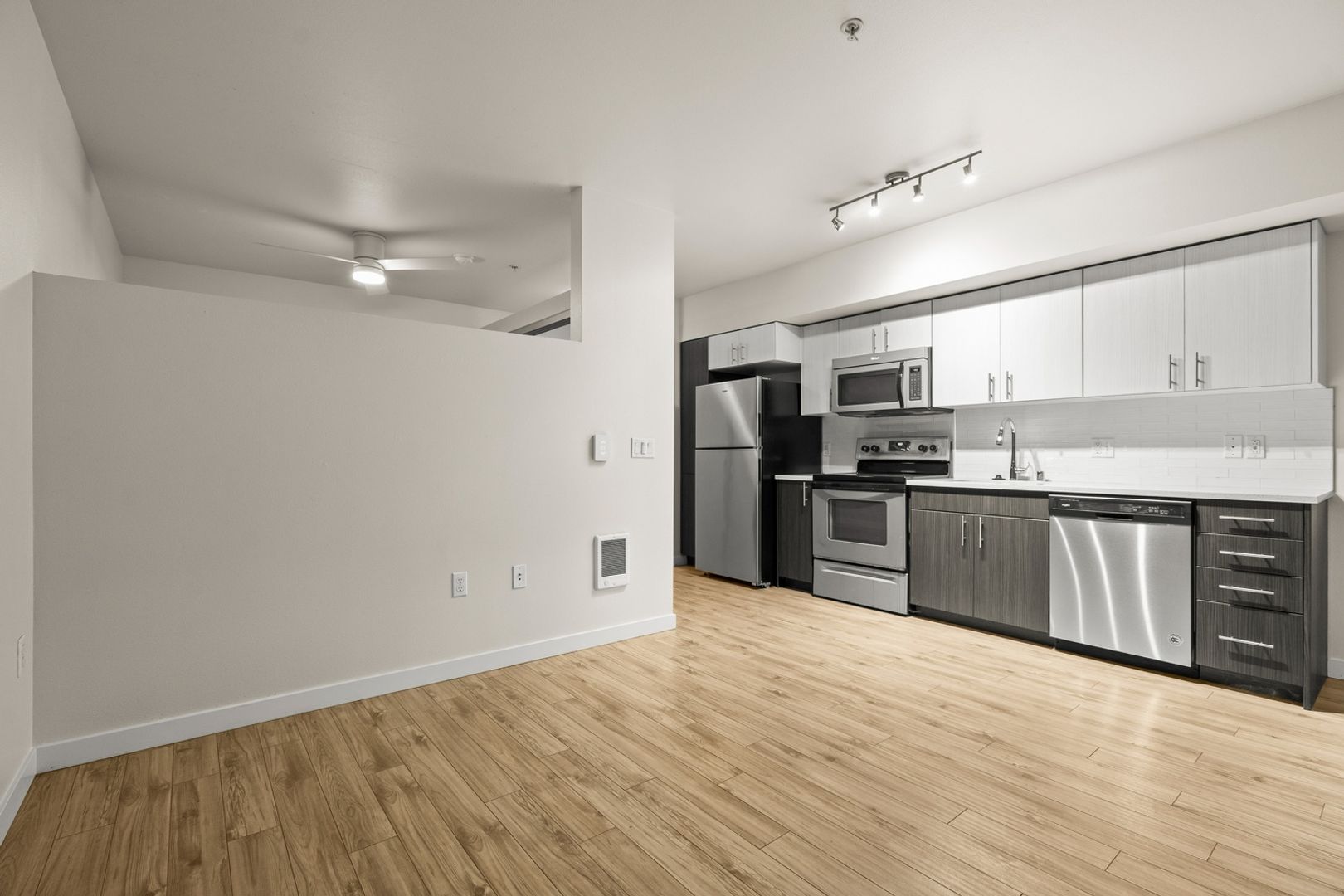 Seattle Apartment: 3036 16th Ave