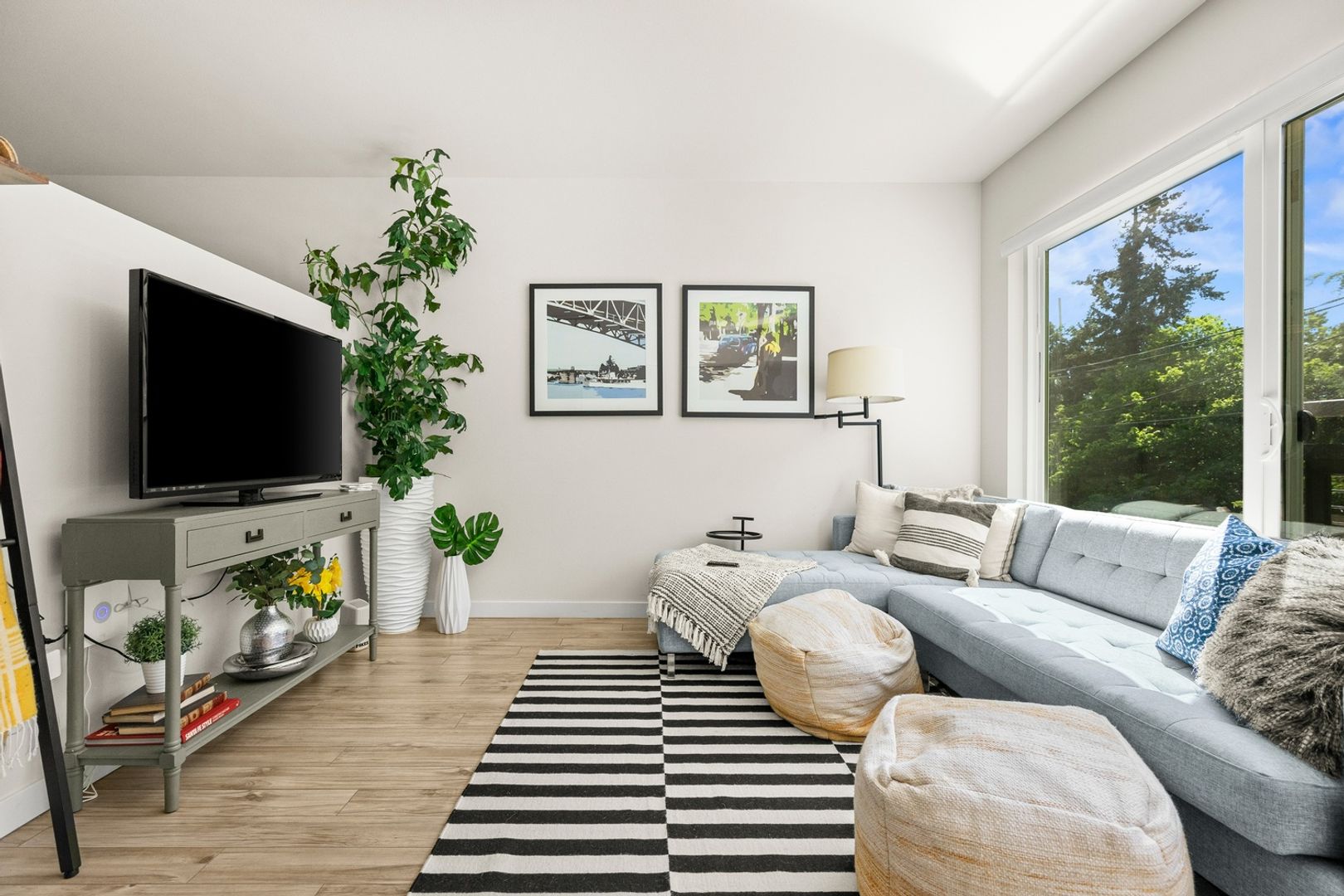 Seattle Apartment: 3036 16th Ave