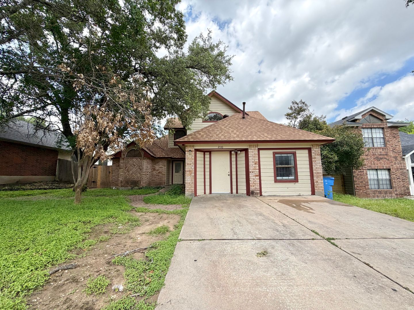Austin House: 2110 Warfield Way