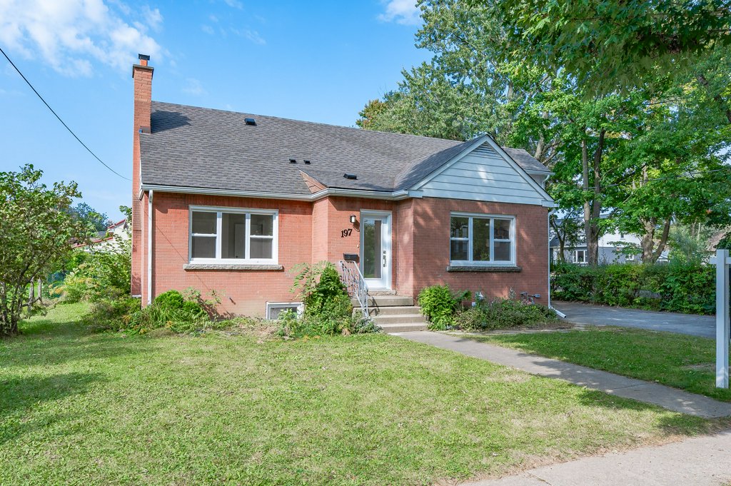 Wellan Condo: 197 Edgar