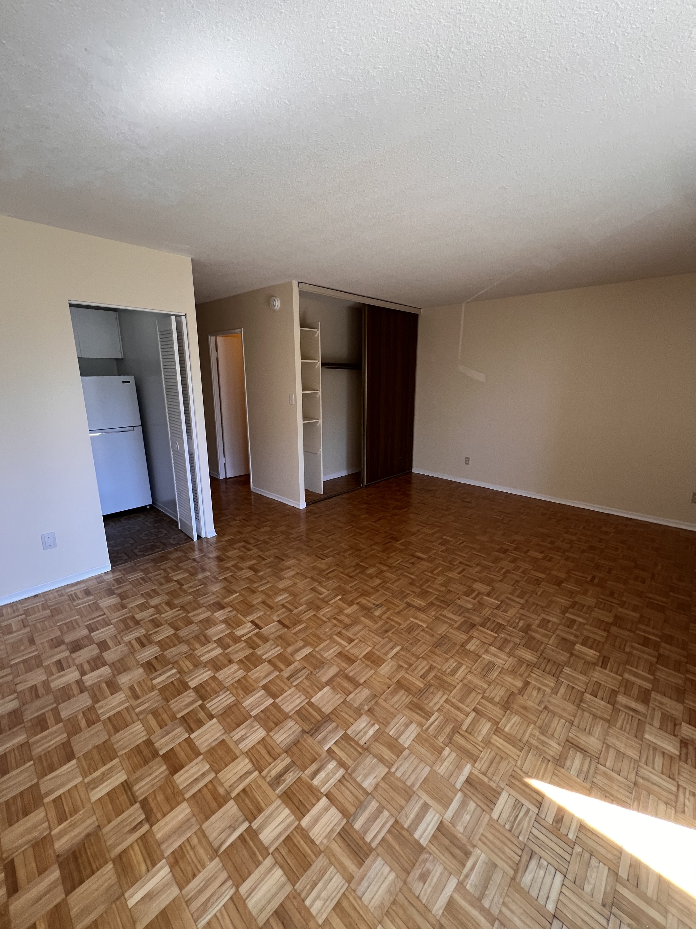 Ottawa Condo: 800 Riddell Ave N