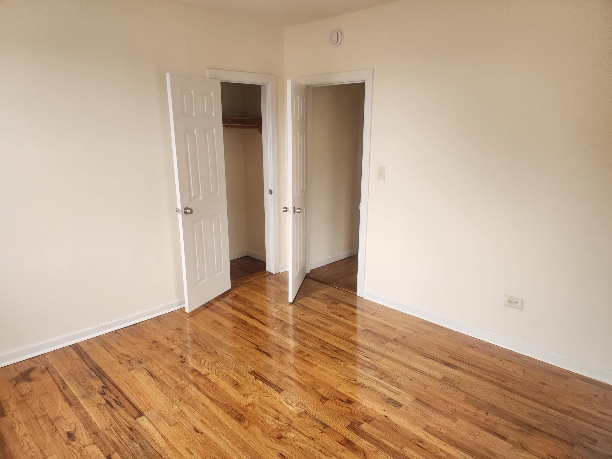 Mount Vernon Condo: 2 Amsterdam Pl