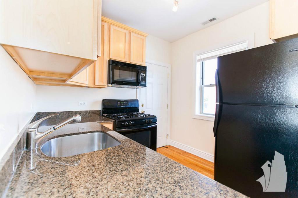 Chicago Condo: 1210 West Waveland