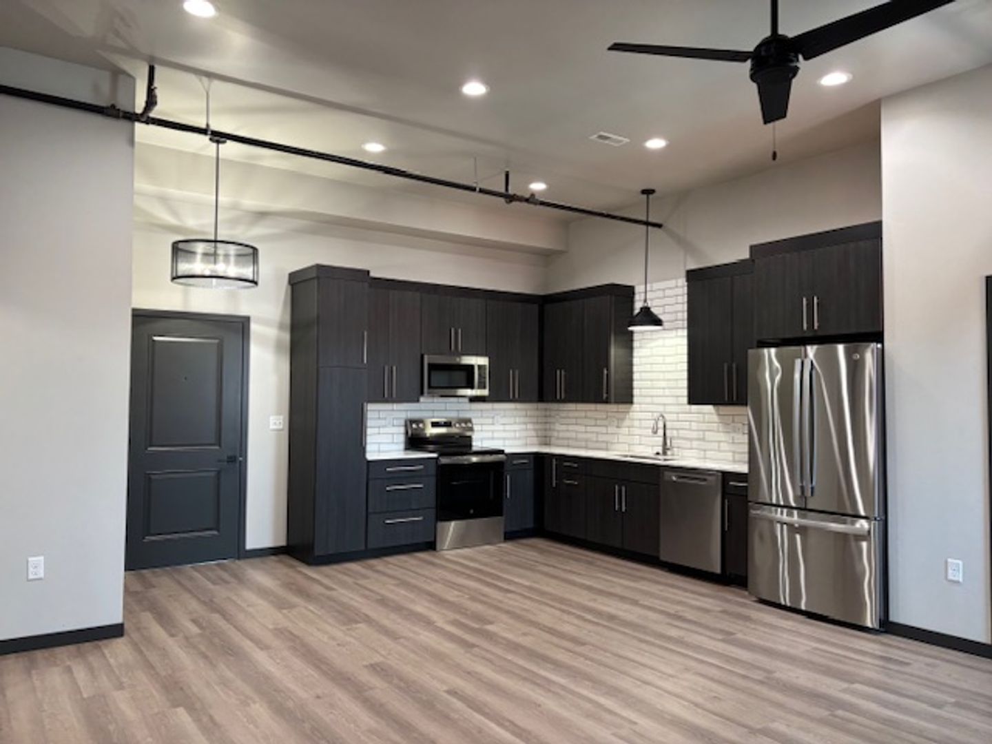 Norfolk Condo: 407 W Norfolk Ave