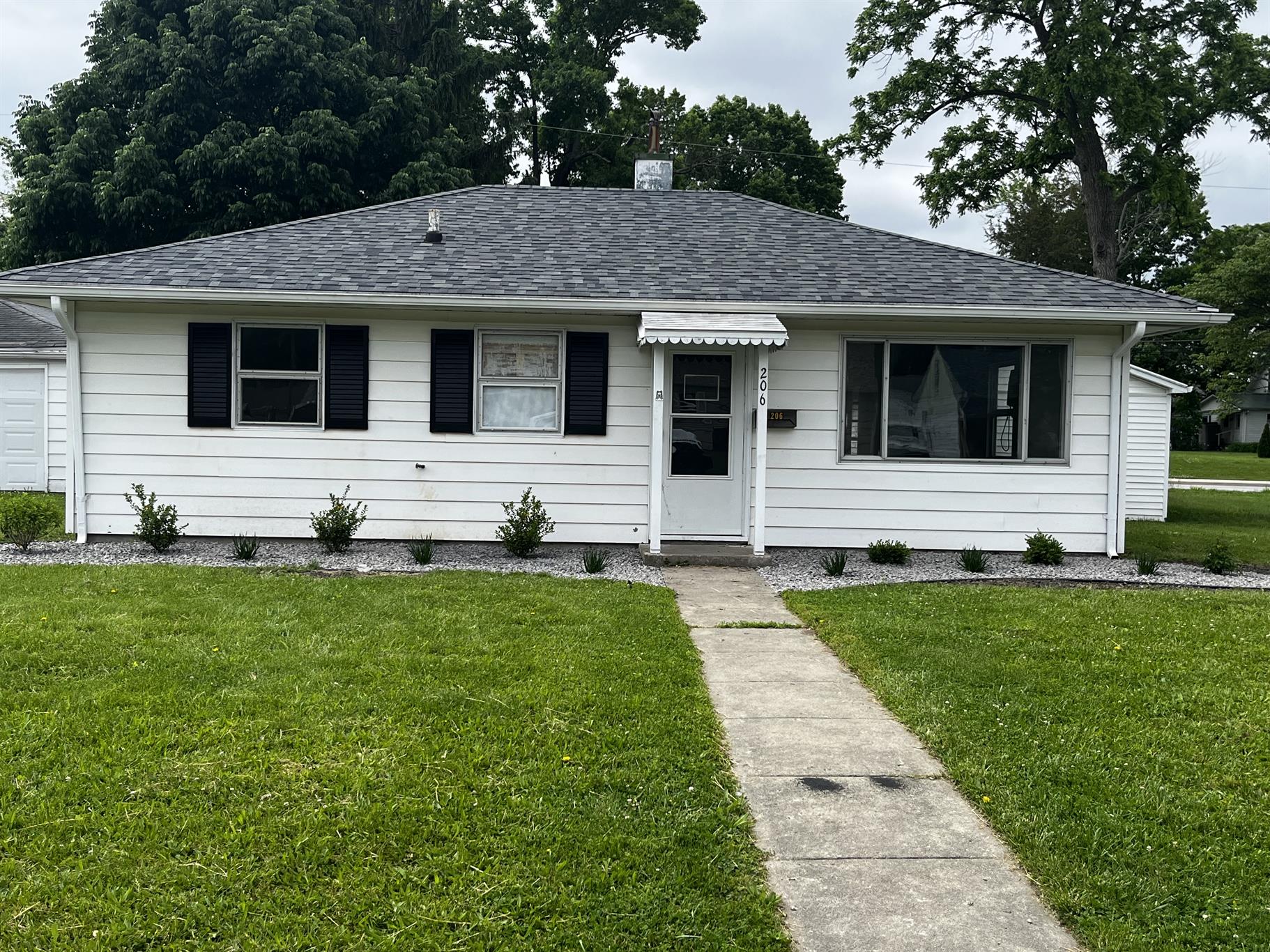 Danville House: 206 Lindenwood
