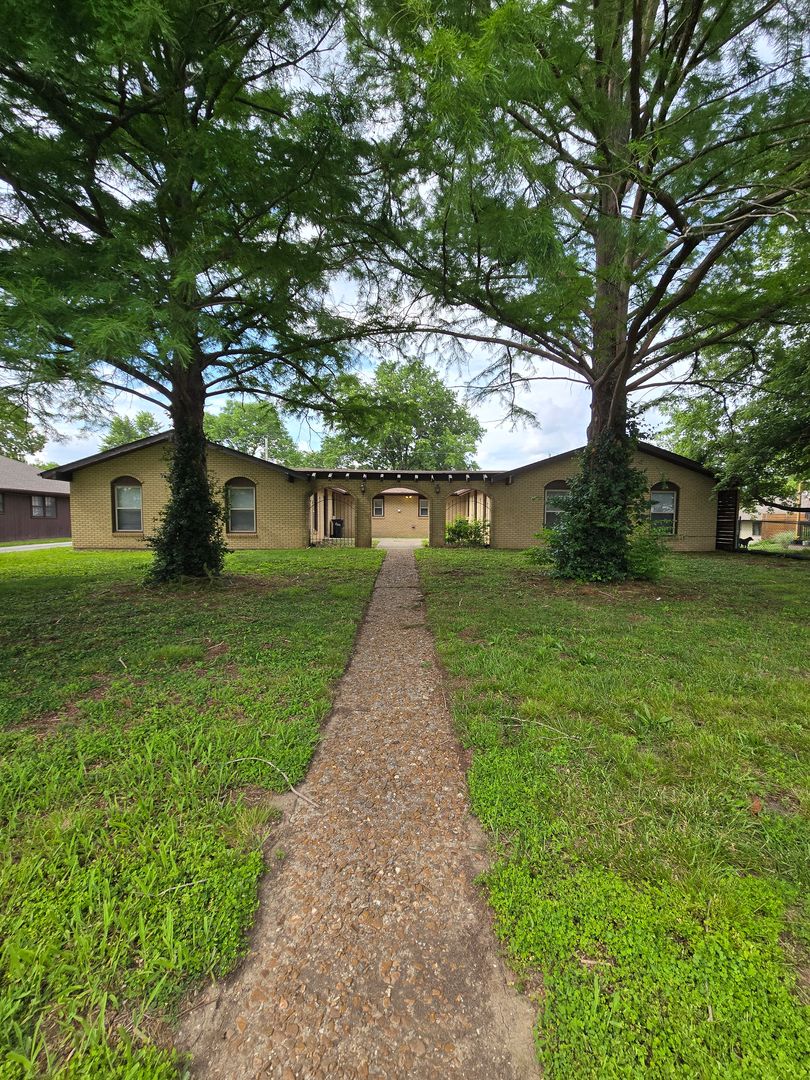 Columbia Condo: 109 Sieville Ave.