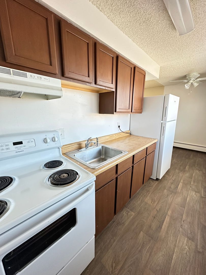Denver Apartment: 1420 W 71st Pl