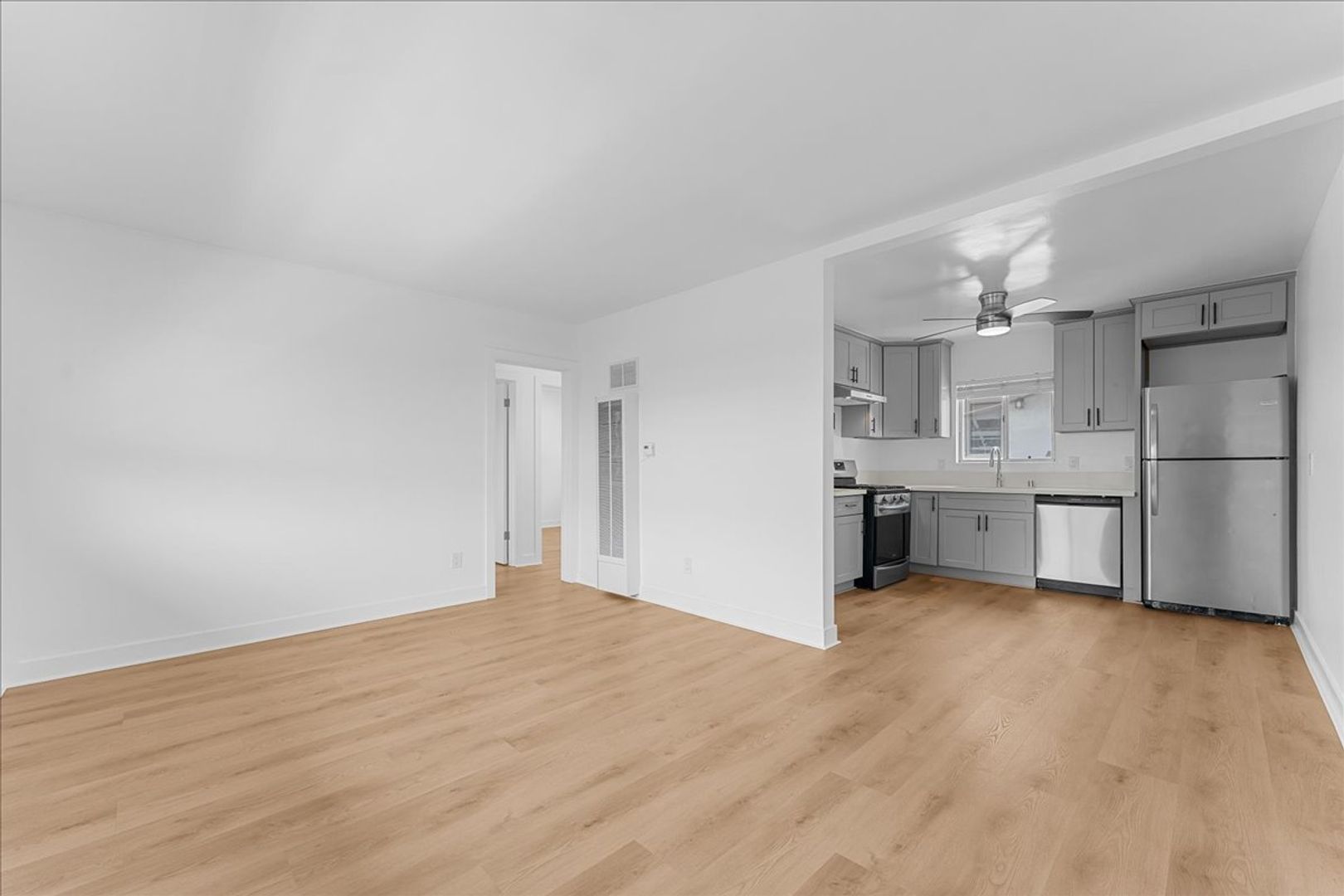 North Hollywood Condo: 7739 Laurel Canyon Blvd