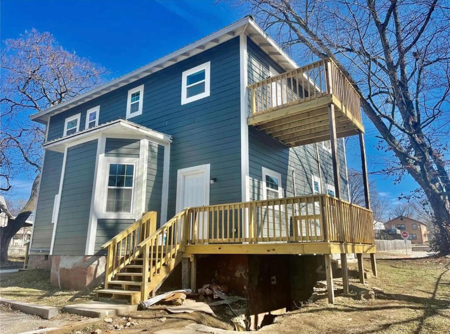 Nevada Condo: 323 N Ash